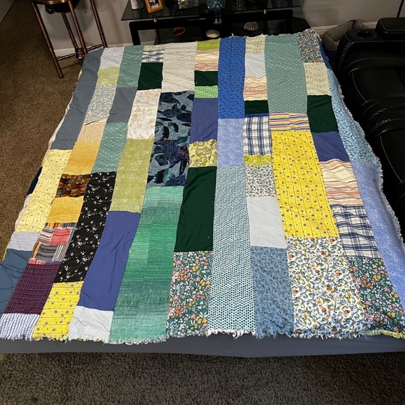 Hand Made Rag Quilt - Picture 5 of 8
